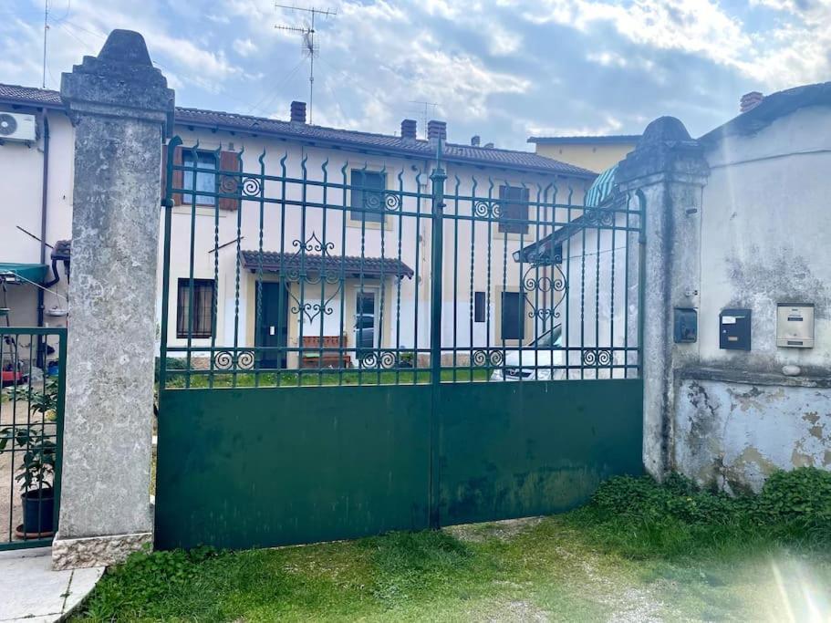 Zona Fiera A 10 Minuti Dal Centro Con Parcheggio Apartment Верона Екстериор снимка